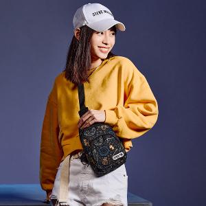 SNOOPY聯名款太空人系列單肩包-黑色