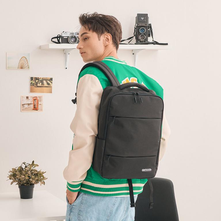 極簡風尚-15.6吋電腦後背包-黑色