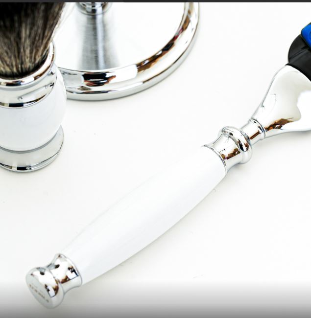 FREED 二週年特仕版豪華典藏版刮鬍刀禮盒 - 珍珠白