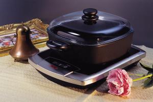 飛騰德國原裝光學觸控式陶瓷玻璃電爐 RM66TCN +飛騰德國純手工打造鈦金屬頂極鍋 SK802