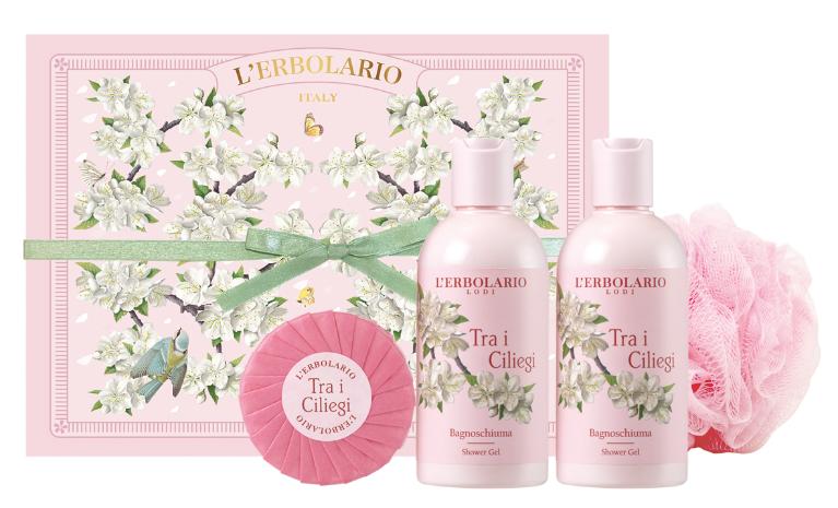 蕾莉歐 櫻花樹甜蜜禮盒(沐浴膠250ML+植物皂100G+沐浴球)