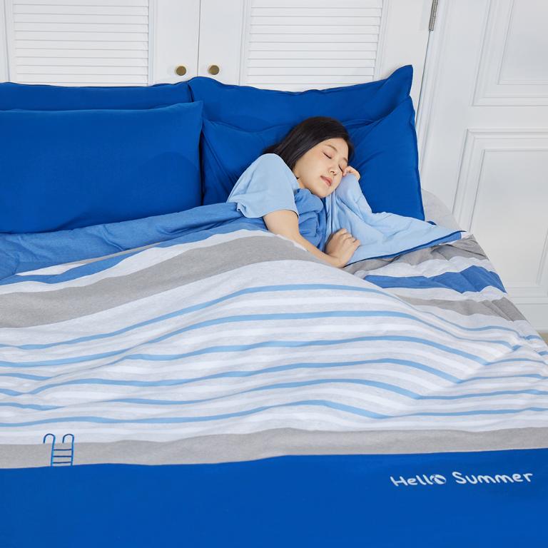 YVONNE 以旺 【膠原美膚】盛夏泳池 單人四季被-藍