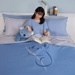 YVONNE 以旺 無尾熊 隨行薄紗毯(4x5呎)-勿忘草藍