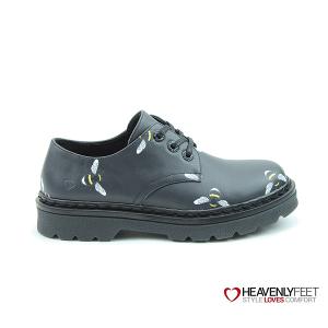 HEAVENLYFEET 英國舒適休閒女鞋 蜜蜂印花3孔密鞋-LIBERTY BEES 黑色