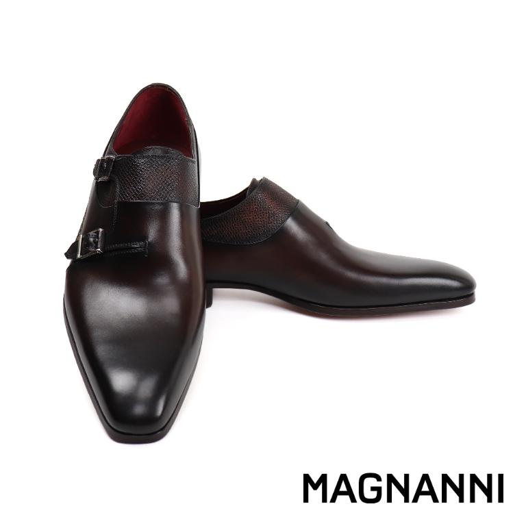 MAGNANNI 鞋襟半壓紋時尚雙扣孟克鞋 深棕色(23117-MAR)