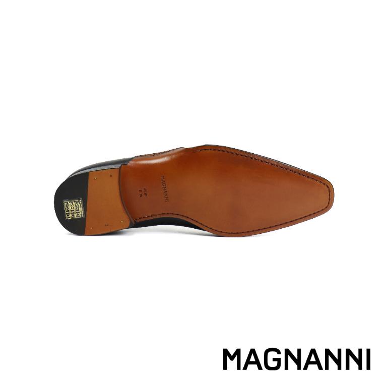 MAGNANNI 鞋面半壓紋造型紳士牛津鞋 黑色(23869-BL)