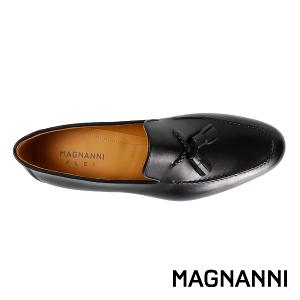MAGNANNI 流蘇造型配飾典雅樂福鞋 黑色(21883C-BL)