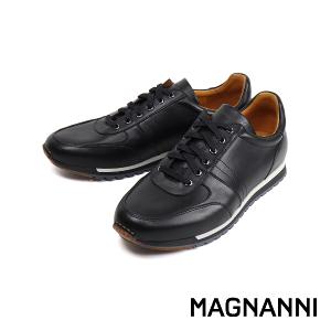 MAGNANNI 西班牙全皮面手工休閒鞋 黑色(22652-BL)