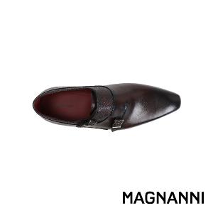 MAGNANNI 鞋襟半壓紋時尚雙扣孟克鞋 深棕色(23117-MAR)