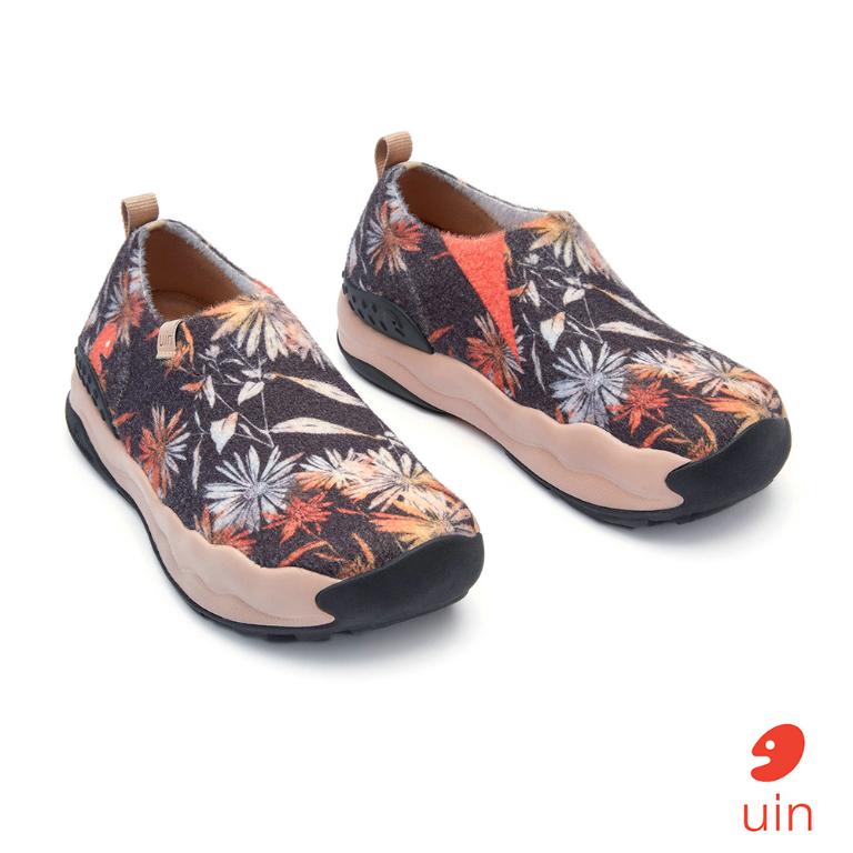 uin│西班牙原創設計 女鞋 帆布鞋 懶人鞋 夜間花影彩繪休閒鞋W1901272
