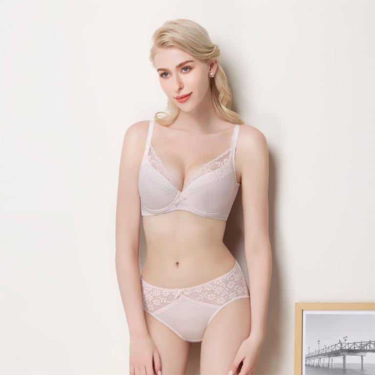 【思薇爾】輕醇BRA系列C-F罩軟鋼圈涼感蕾絲包覆女內衣(嬰兒粉)