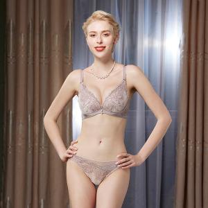 【思薇爾】星燦女爵系列B-E罩蕾絲集中包覆女內衣(岩石棕)