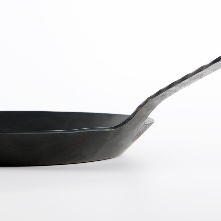 【德國turk土克鐵鍋】手工職人專業經典一體成型 平底鍋長柄20cm 65520