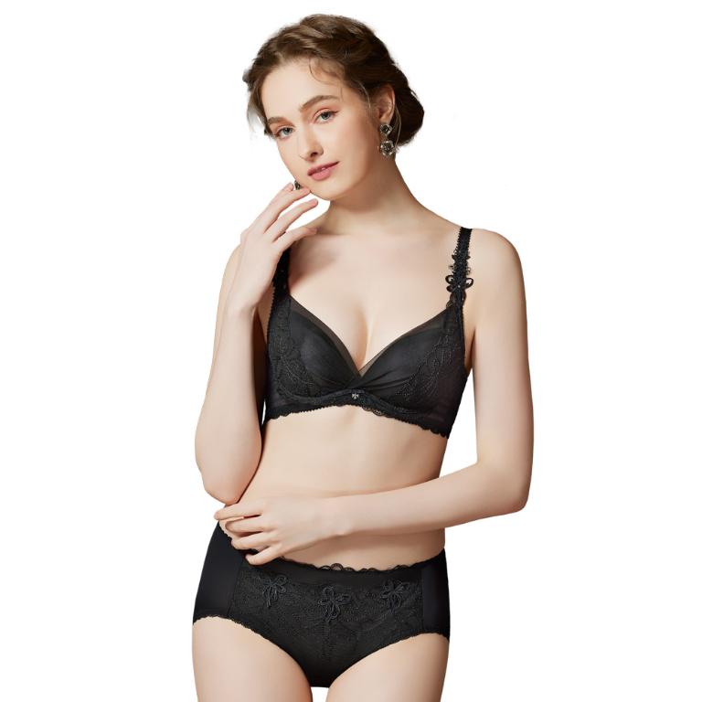 【思薇爾】迷蝶香系列B-E罩蕾絲刺繡集中包覆女內衣(黑色)