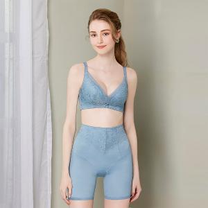 【思薇爾】柔塑曲線系列B-F罩無鋼圈調整型蕾絲集中包覆塑身女內衣(水洗藍)