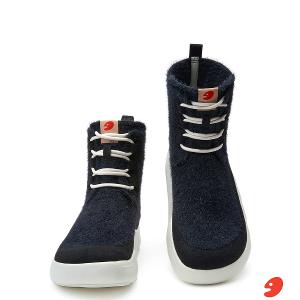 uin│西班牙原創設計 女鞋 短靴 黯夜黑素色休閒鞋W1640985