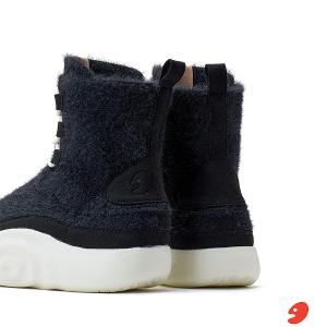 uin│西班牙原創設計 女鞋 短靴 黯夜黑素色休閒鞋W1640985