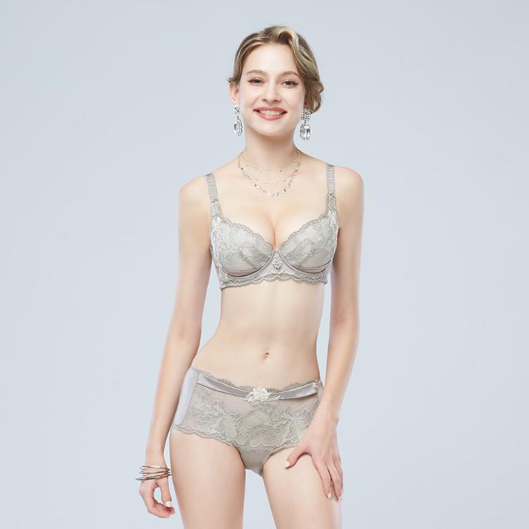 【思薇爾】蝴蝶花語系列M-XL蕾絲中低腰平口女內褲(麥香膚)