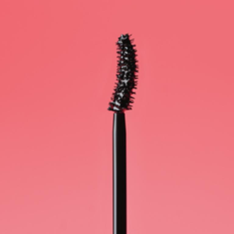 benefit 扇發魅力濃俏睫毛膏