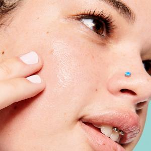 benefit 緊PORE盯人瞬效緊緻精華乳