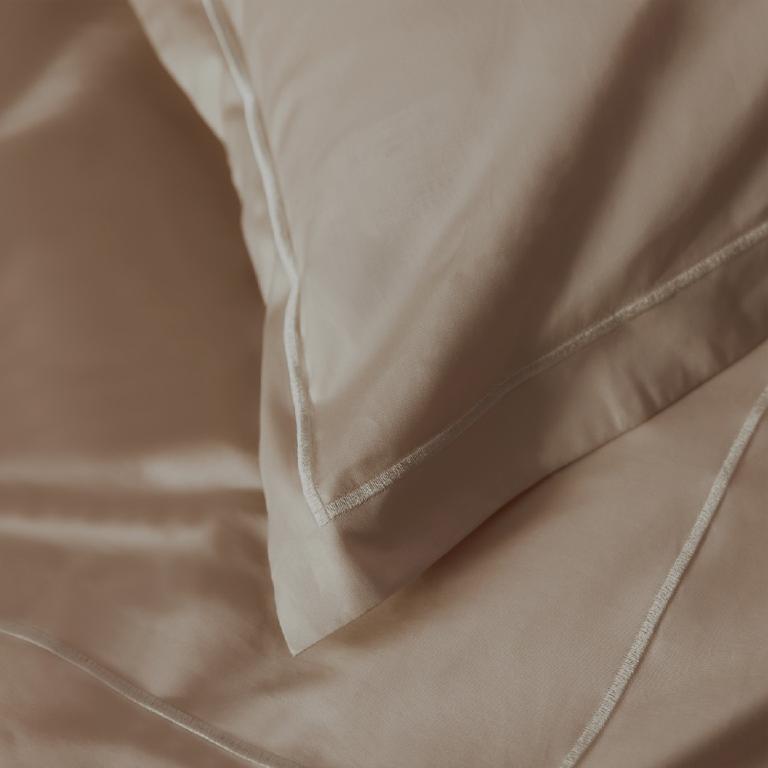 【Royal Hotel】精梳棉素色刺繡四件組(雙人)-焦糖榛果