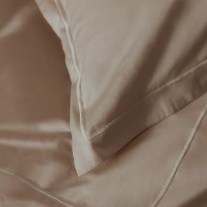 【Royal Hotel】精梳棉素色刺繡四件組(雙人)-焦糖榛果