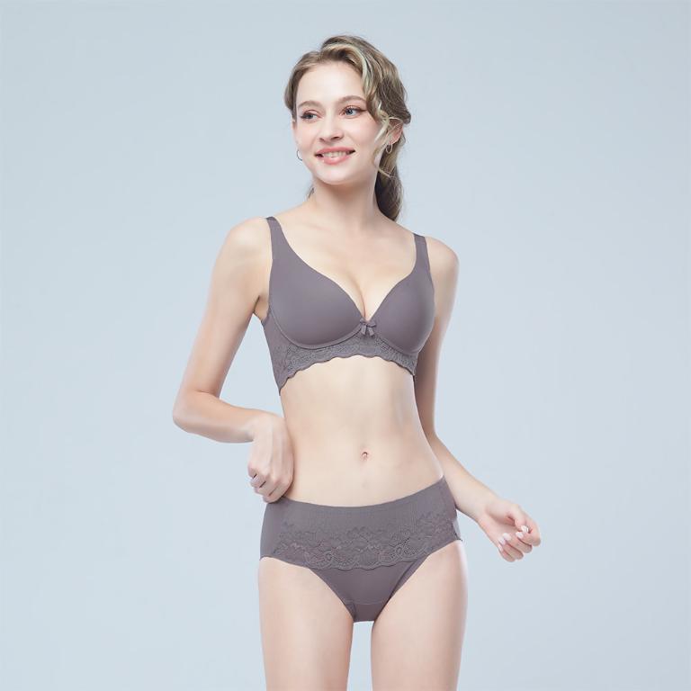 【思薇爾】Love myself系列B-E罩無鋼圈模杯蕾絲包覆無痕女內衣(魅影灰)