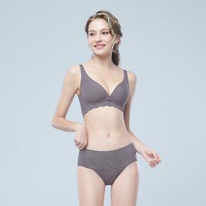 【思薇爾】Love myself系列B-E罩無鋼圈模杯蕾絲包覆無痕女內衣(魅影灰)