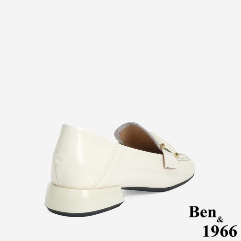 Ben&1966 高級牛漆皮個性D釦方頭低跟樂福鞋-米白(246332)