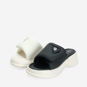 Ben&1966 高級羊皮可愛澎澎感愛心釦厚底拖鞋-黑