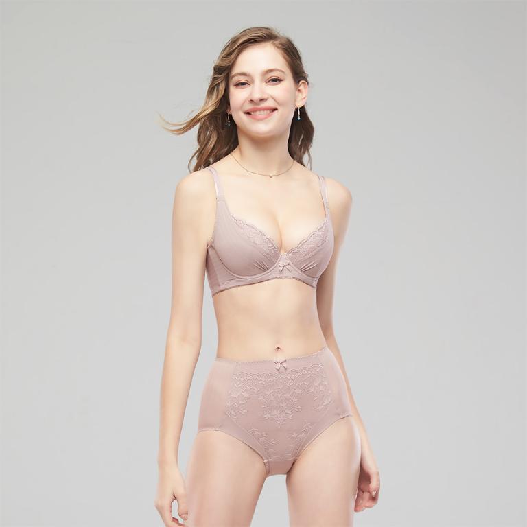 【思薇爾】輕沁舒系列B-E罩軟鋼圈涼感蕾絲包覆女內衣(靜謐膚)