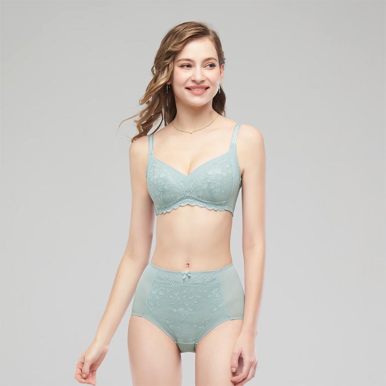 【思薇爾】輕沁舒系列B-F罩無鋼圈涼感蕾絲包覆女內衣(粉霧藍)