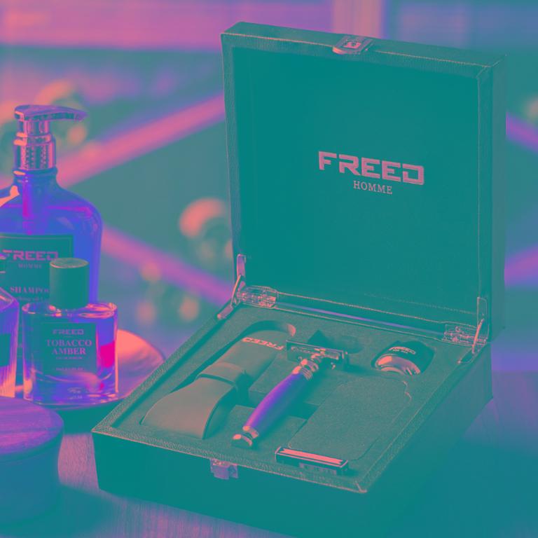FREED 尊爵四件組雙刃安全刮鬍刀禮盒-仿胡桃木+客製化刻字服務