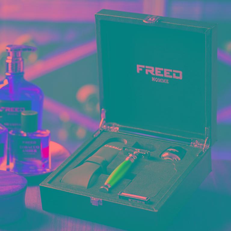 FREED 尊爵四件組雙刃安全刮鬍刀禮盒-時尚藍+客製化刻字服務