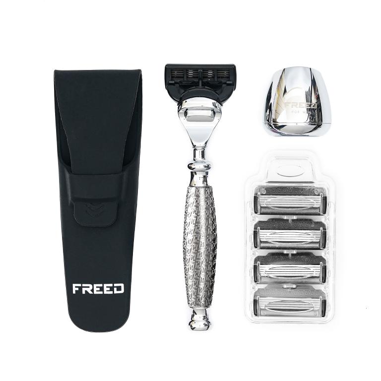 FREED 李雅英應援套組 尊爵四件組五刀式刮鬍刀禮盒-F滿版鍍鎳浮雕+菸草琥珀鬍後純露