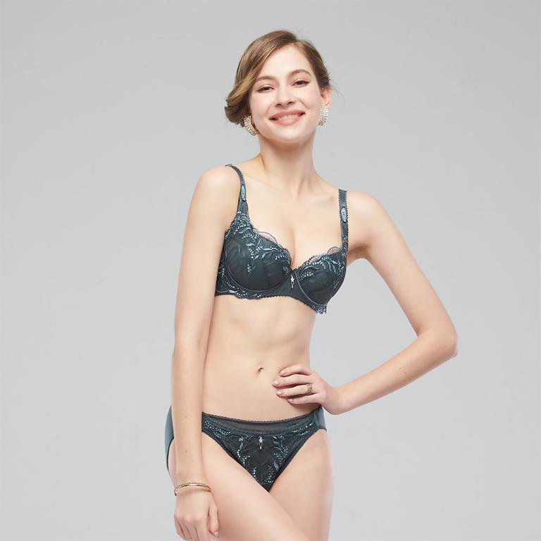 【思薇爾】麥香情迷系列C-G罩軟鋼圈涼感背心型蕾絲刺繡集中包覆女內衣(深岩灰)