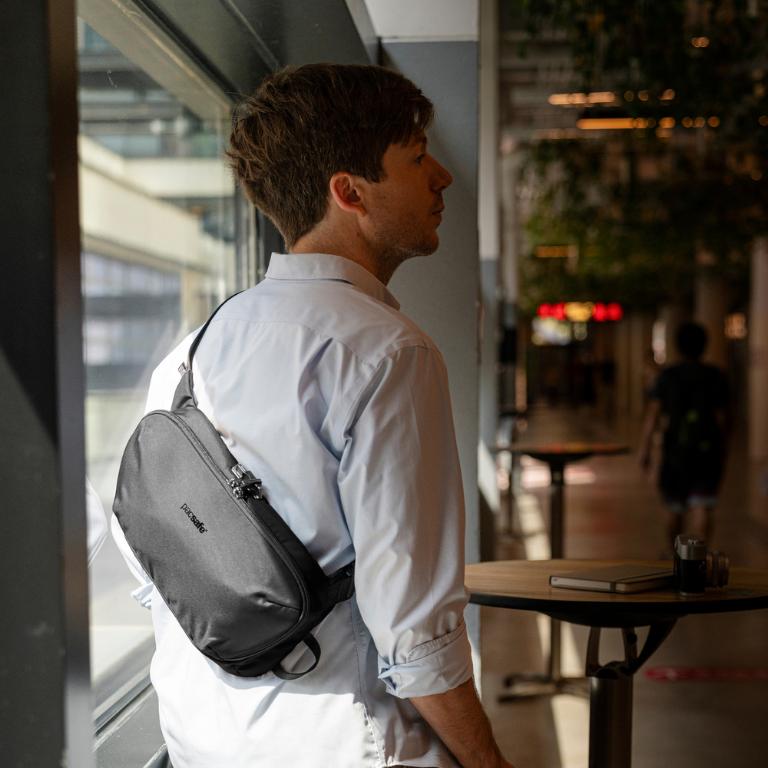 Pacsafe X 城市系列 防盜斜背胸腰包 5L-黑色