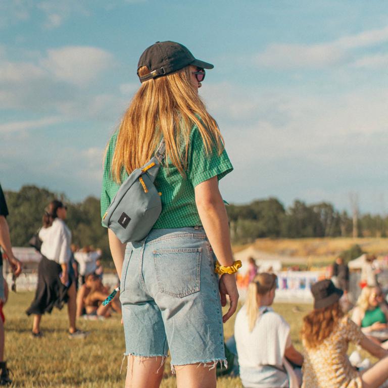 Pacsafe Go 隨行防盜斜背/胸包 2.5L-沁心藍