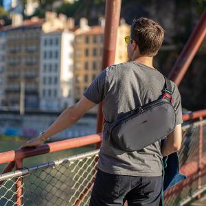 Pacsafe X 城市系列 防盜斜背胸腰包 5L-黑色