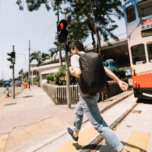 Pacsafe V 25L 城市探險防盜後背包 25L-黑色