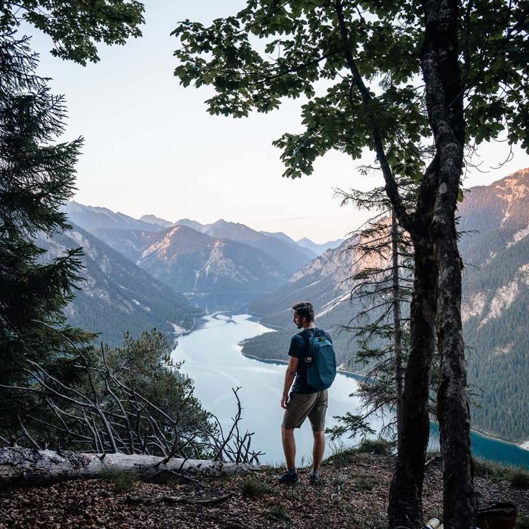 Pacsafe ECO 防盜登山後背包 (25L)-潮汐藍