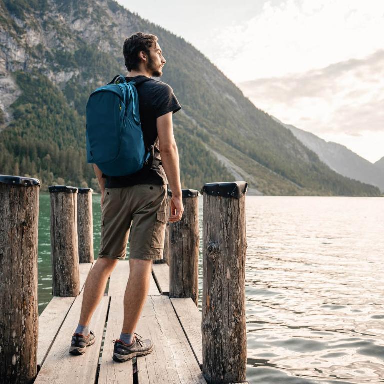 Pacsafe ECO 防盜登山後背包 (25L)-潮汐藍