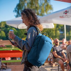 Pacsafe ECO 防盜登山後背包 (18L)-黑色