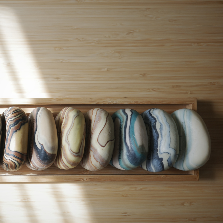 靜默如初 鵝卵石香氛輕柔磨砂皂 232