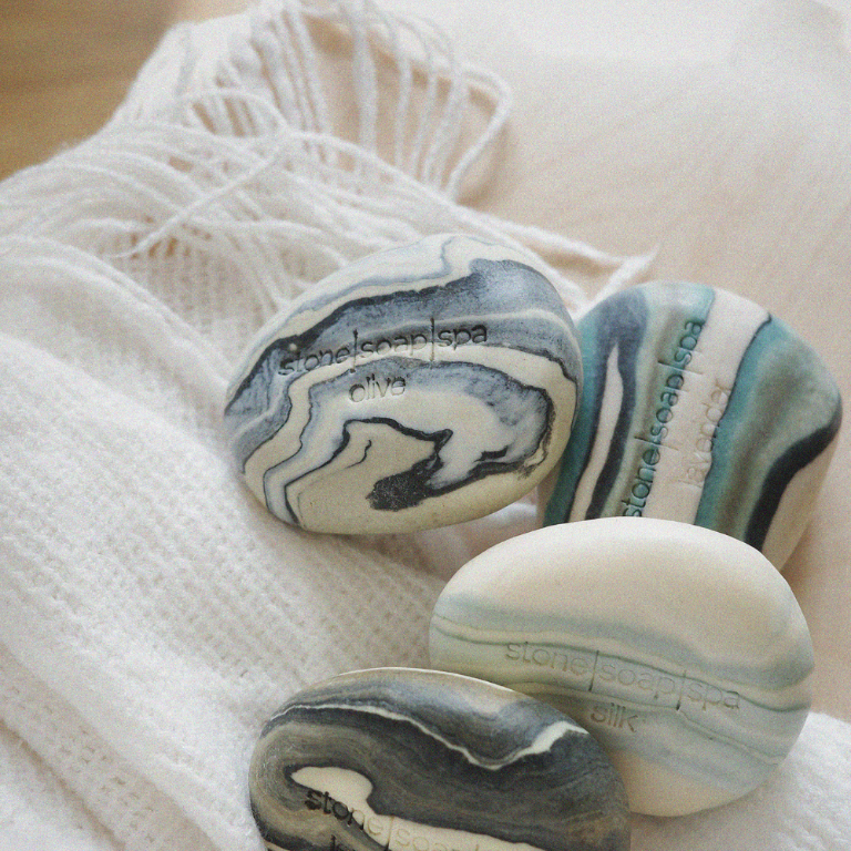 綠野遐思 鵝卵石香氛輕柔磨砂皂 720