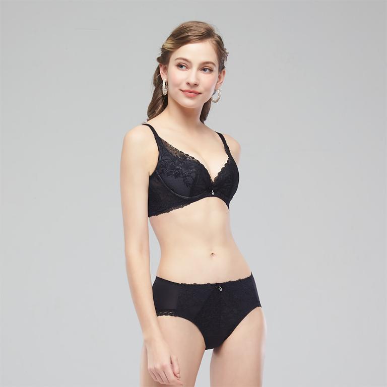 【思薇爾】撩波薔薇天使系列B-E罩抗菌蕾絲集中包覆女內衣(黑色)