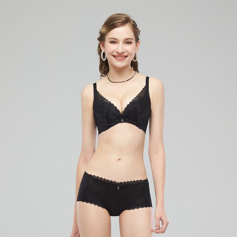 【思薇爾】撩波薔薇天使系列B-E罩抗菌蕾絲集中包覆女內衣(黑色)