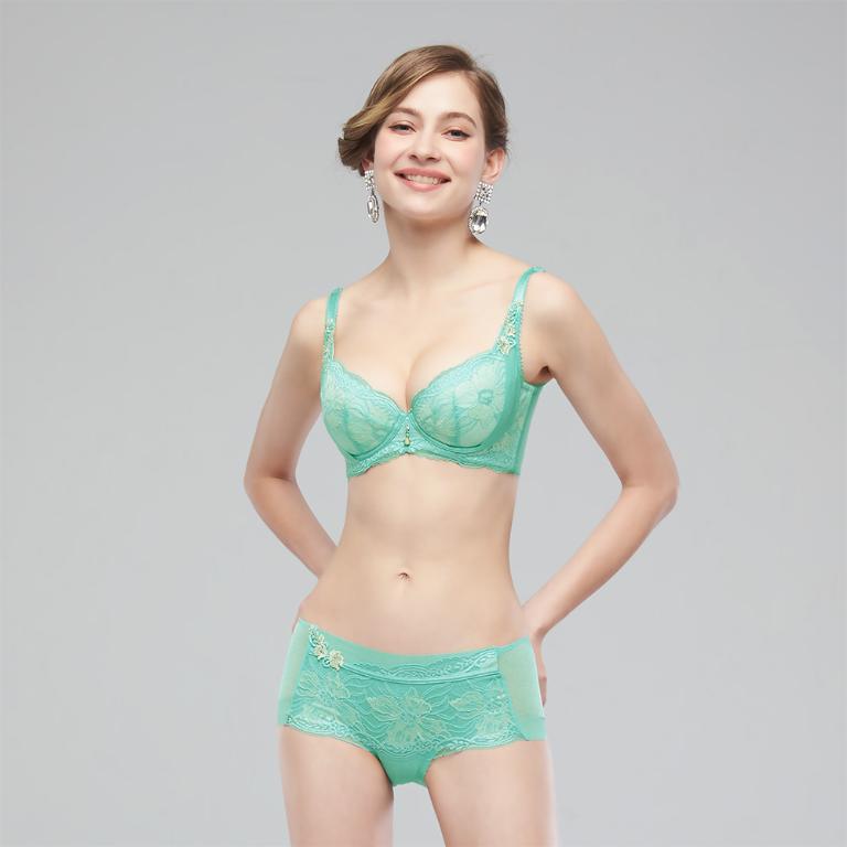 【思薇爾】花菱魅影系列M-XL蕾絲刺繡中低腰平口女內褲(仙湖綠)