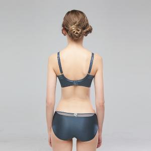 【思薇爾】花菱魅影系列M-XL蕾絲刺繡低腰三角女內褲(星塵藍)