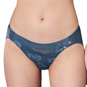 【思薇爾】花菱魅影系列M-XL蕾絲刺繡低腰三角女內褲(星塵藍)